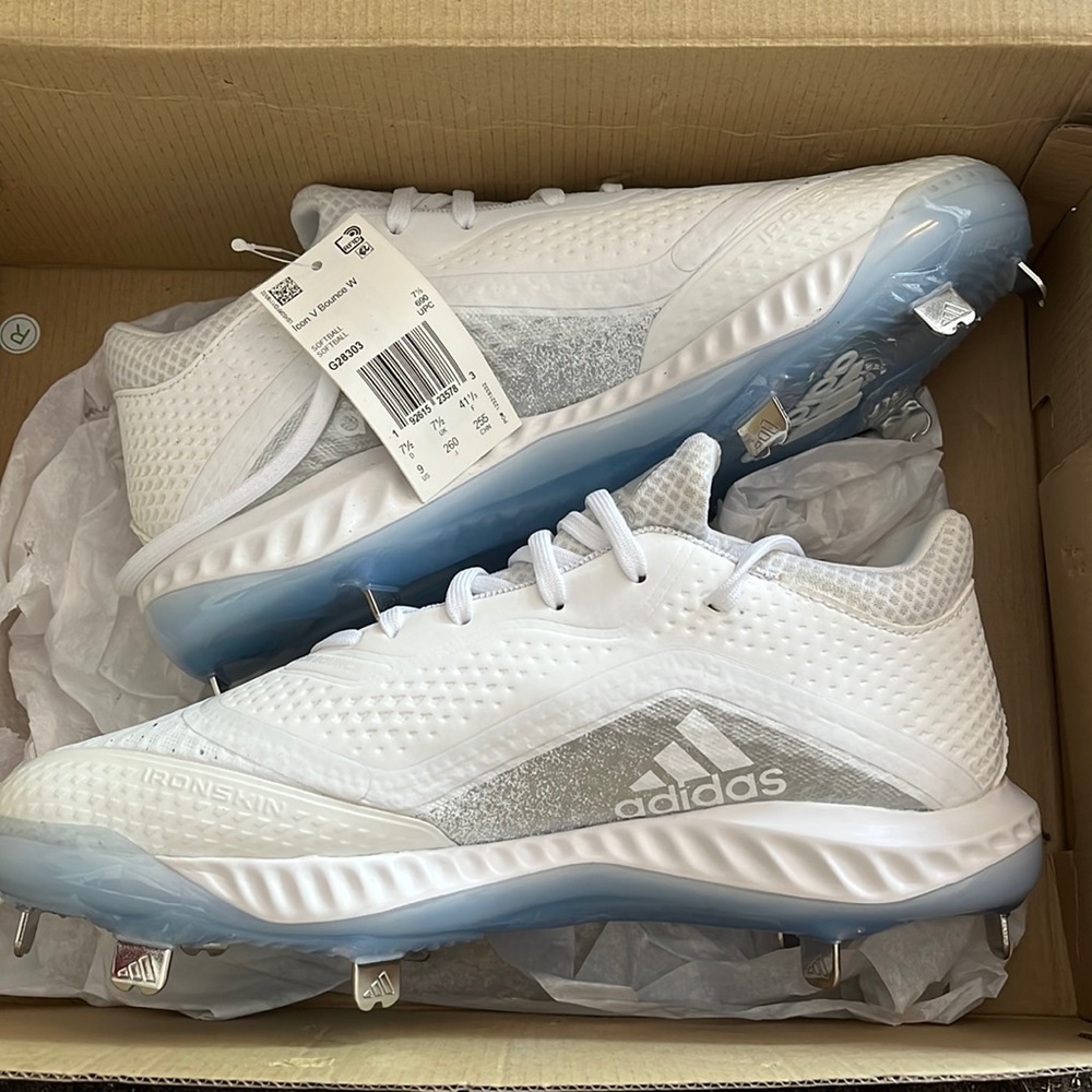 Icon V Bounce W womens cleats